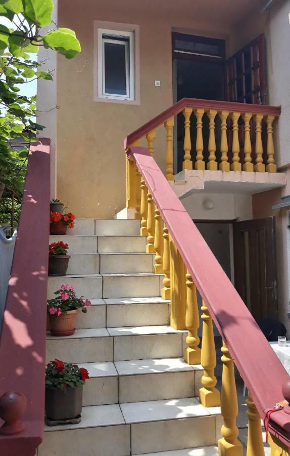 Apartman Tatjana Sutomore Esterno foto