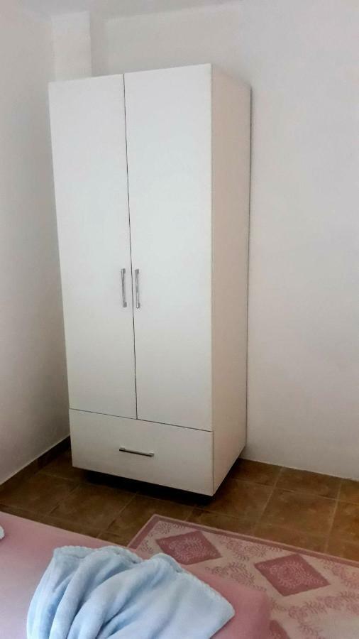 Apartman Tatjana Sutomore Esterno foto